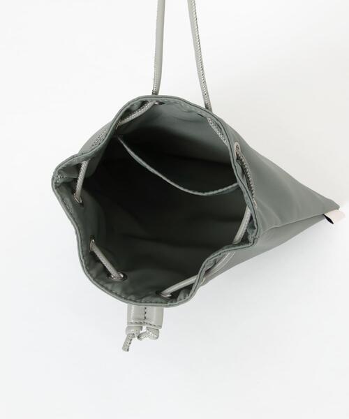 LAATO(ラート)の「swing bag(ショルダーバッグ・レディース・グレー/マスタード・ONE)」の12枚目の写真