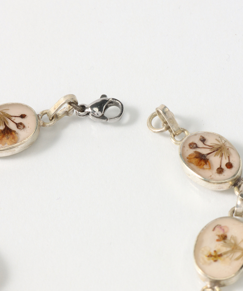 GUSTAVO（グスタボ）の「Gustavo  Flower Chain Bracelet　S-24- AJUZ-17（ブレスレット・レディース・ブラック/ホワイト/イエロー/レッド/ブルー・FREE）」の9枚目の写真