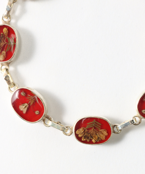 GUSTAVO（グスタボ）の「Gustavo  Flower Chain Bracelet　S-24- AJUZ-17（ブレスレット・レディース・ブラック/ホワイト/イエロー/レッド/ブルー・FREE）」の13枚目の写真