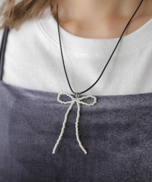 FREE'S MART(フリーズマート)の「ロングリボンネックレス(ネックレス・レディース・ホワイト/ブラック・フリ-)」の7枚目の写真
