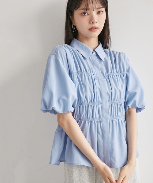 VIS（ビス）の「シャーリングバルーンシャツ（シャツ/ブラウス・レディース・ブルー/ホワイト/ライトグリーン・FREE）」の13枚目の写真
