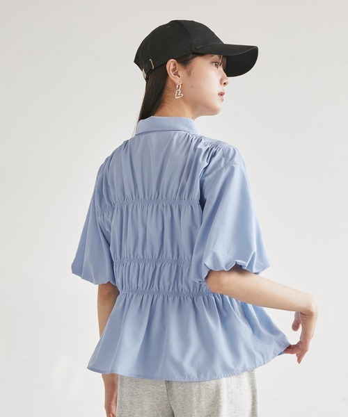 VIS（ビス）の「シャーリングバルーンシャツ（シャツ/ブラウス・レディース・ブルー/ホワイト/ライトグリーン・FREE）」の4枚目の写真