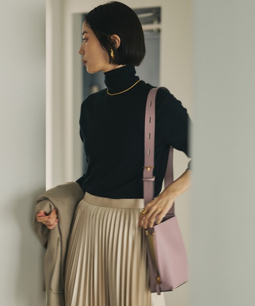 E'POR(エポール)の「【E'POR】Y BAG Shoulder Mini【超軽量】(ショルダーバッグ・レディース・ブラック/ブルー系その他5/キナリ/ラベンダー・FREE)」の2枚目の写真