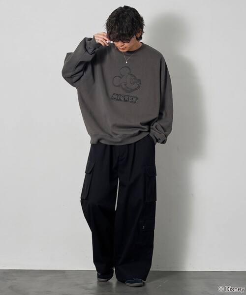 Disney（ディズニー）の「PUBLUX/パブリュクス 別注 Mickey Mouse/ステッチ裏起毛スウェット/クルーネックスウェット/ミッキーマウス(限定展開)（スウェット・メンズ・チャコールグレー/ライトグレー/レッド/ネイビー・SMALL/MEDIUM/LARGE）」の5枚目の写真