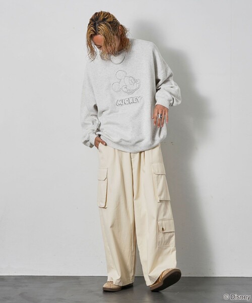 Disney（ディズニー）の「PUBLUX/パブリュクス 別注 Mickey Mouse/ステッチ裏起毛スウェット/クルーネックスウェット/ミッキーマウス(限定展開)（スウェット・メンズ・チャコールグレー/ライトグレー/レッド/ネイビー・SMALL/MEDIUM/LARGE）」の17枚目の写真
