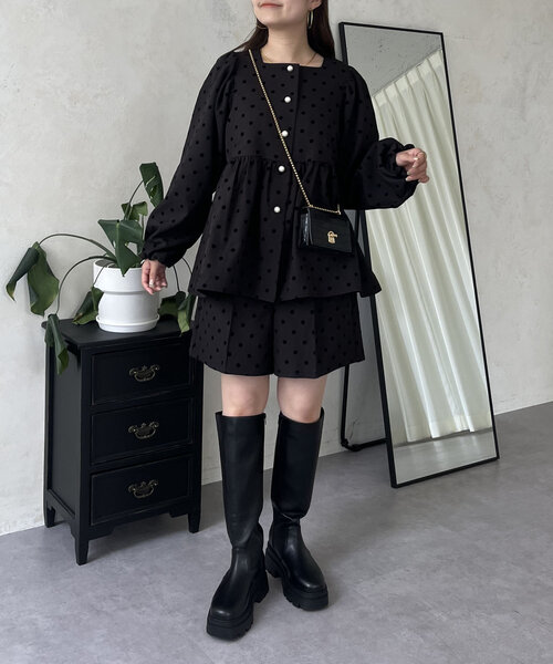 prose verse（プロズヴェール）の「フロッキードットパールボタンペプラムブラウス（シャツ/ブラウス・レディース・ブラック系その他・MEDIUM/LARGE）」の2枚目の写真
