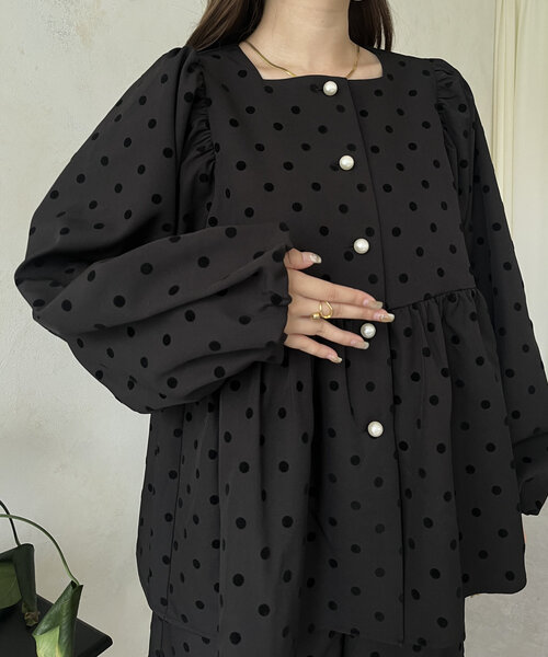 prose verse（プロズヴェール）の「フロッキードットパールボタンペプラムブラウス（シャツ/ブラウス・レディース・ブラック系その他・MEDIUM/LARGE）」の16枚目の写真