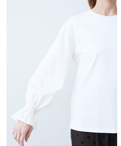 IEDIT（イディット）の「ＩＥＤＩＴ　袖はブラウス身ごろはカットソー　ボリュームスリーブホワイトトップス（Tシャツ/カットソー・レディース・ホワイト系その他/ホワイト系その他3/ホワイト系その他2・X-LARGE/LARGE/MEDIUM/SMALL/XXX-LARGE/XX-LARGE）」の11枚目の写真