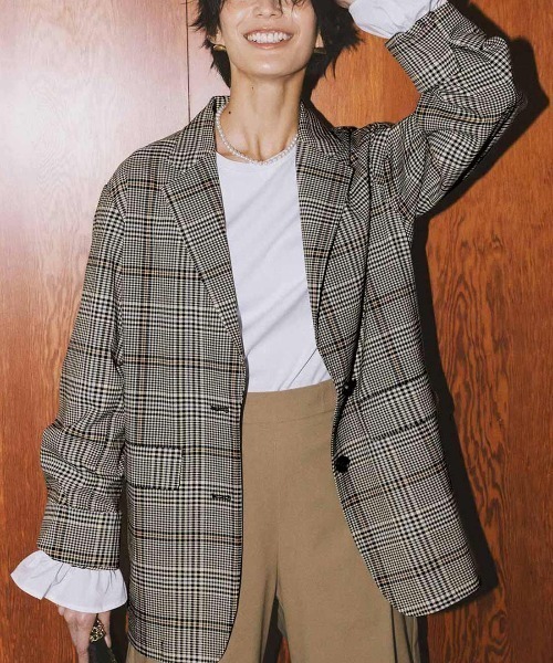 IEDIT（イディット）の「ＩＥＤＩＴ　袖はブラウス身ごろはカットソー　ボリュームスリーブホワイトトップス（Tシャツ/カットソー・レディース・ホワイト系その他/ホワイト系その他3/ホワイト系その他2・X-LARGE/LARGE/MEDIUM/SMALL/XXX-LARGE/XX-LARGE）」の14枚目の写真