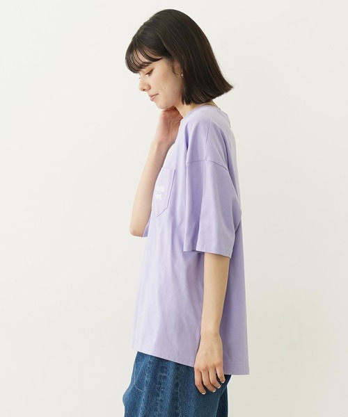 MILKFED.(ミルクフェド)の「CUT OUT LOGO POCKET WIDE S/S TEE(Tシャツ/カットソー・レディース・オフホワイト/アッシュ/チャコール/ライトパープル・M/L)」の7枚目の写真