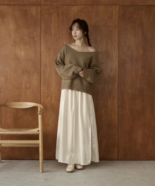 moi tytto（モイテュット）の「ウールVネックオフショルニット（ニット/セーター・レディース・ベージュ/ブラウン/ナチュラル・FREE）」の11枚目の写真