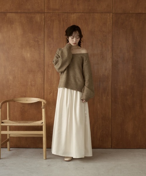 moi tytto（モイテュット）の「ウールVネックオフショルニット（ニット/セーター・レディース・ベージュ/ブラウン/ナチュラル・FREE）」の12枚目の写真