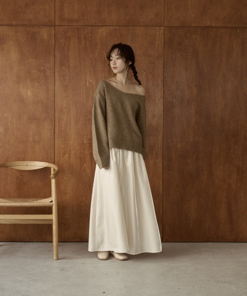 moi tytto（モイテュット）の「ウールVネックオフショルニット（ニット/セーター・レディース・ベージュ/ブラウン/ナチュラル・FREE）」の14枚目の写真