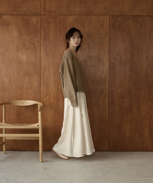 moi tytto（モイテュット）の「ウールVネックオフショルニット（ニット/セーター・レディース・ベージュ/ブラウン/ナチュラル・FREE）」の16枚目の写真