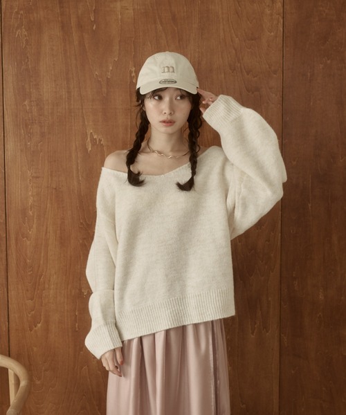 moi tytto（モイテュット）の「ウールVネックオフショルニット（ニット/セーター・レディース・ベージュ/ブラウン/ナチュラル・FREE）」の5枚目の写真