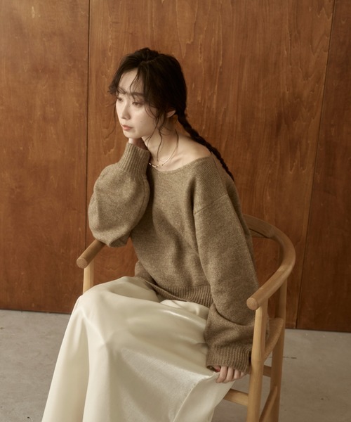 moi tytto（モイテュット）の「ウールVネックオフショルニット（ニット/セーター・レディース・ベージュ/ブラウン/ナチュラル・FREE）」の17枚目の写真