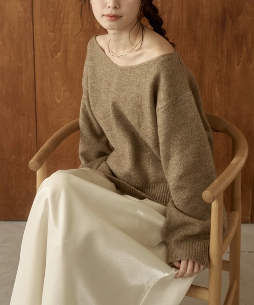 moi tytto（モイテュット）の「ウールVネックオフショルニット（ニット/セーター・レディース・ベージュ/ブラウン/ナチュラル・FREE）」の19枚目の写真