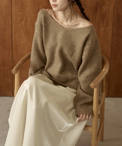 moi tytto（モイテュット）の「ウールVネックオフショルニット（ニット/セーター・レディース・ベージュ/ブラウン/ナチュラル・FREE）」の20枚目の写真