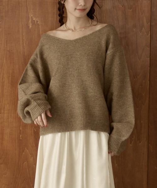 moi tytto（モイテュット）の「ウールVネックオフショルニット（ニット/セーター・レディース・ベージュ/ブラウン/ナチュラル・FREE）」の9枚目の写真