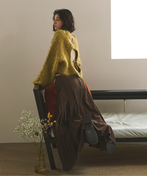 loin nuit(ロワンニュイ)の「west slit pleats skirt/ウエストスリットプリーツスカート(スカート・レディース・グレー/ブラウン・SMALL/MEDIUM)」の4枚目の写真