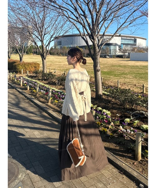 loin nuit(ロワンニュイ)の「west slit pleats skirt/ウエストスリットプリーツスカート(スカート・レディース・グレー/ブラウン・SMALL/MEDIUM)」の13枚目の写真