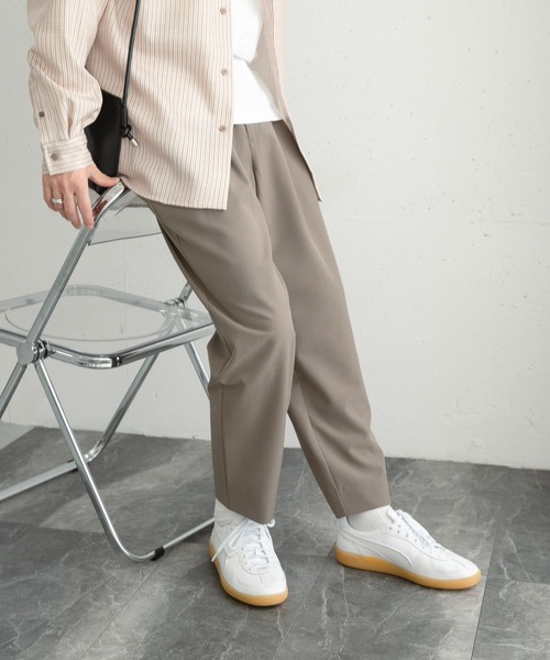 SENSE OF PLACE by URBAN RESEARCH（センスオブプレイスバイアーバンリサーチ）の「『イージーケア』ダブルタックテーパードパンツ（その他パンツ・メンズ・チャコールグレー/ブラック/ライトベージュ/カーキ・SMALL/MEDIUM/LARGE）」の5枚目の写真