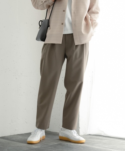 SENSE OF PLACE by URBAN RESEARCH（センスオブプレイスバイアーバンリサーチ）の「『イージーケア』ダブルタックテーパードパンツ（その他パンツ・メンズ・チャコールグレー/ブラック/ライトベージュ/カーキ・SMALL/MEDIUM/LARGE）」の6枚目の写真