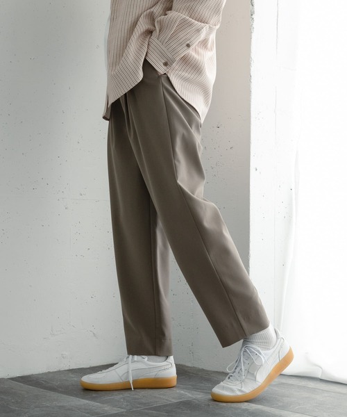SENSE OF PLACE by URBAN RESEARCH（センスオブプレイスバイアーバンリサーチ）の「『イージーケア』ダブルタックテーパードパンツ（その他パンツ・メンズ・チャコールグレー/ブラック/ライトベージュ/カーキ・SMALL/MEDIUM/LARGE）」の8枚目の写真