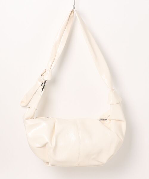 an meets zakka シャイニー合成皮革バナナショルダーバッグ / ユニセックス メンズ レディース バック カバン 鞄（ショルダーバッグ）｜ankoROCK（アンコロック）