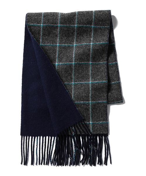 BEAMS（ビームス）の「BEAMS / ウインドウペーン リバーシブル マフラー（マフラー・メンズ・グレー/ネイビー・ONE SIZE）」の9枚目の写真