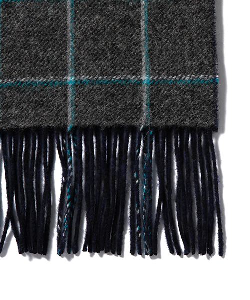 BEAMS（ビームス）の「BEAMS / ウインドウペーン リバーシブル マフラー（マフラー・メンズ・グレー/ネイビー・ONE SIZE）」の5枚目の写真