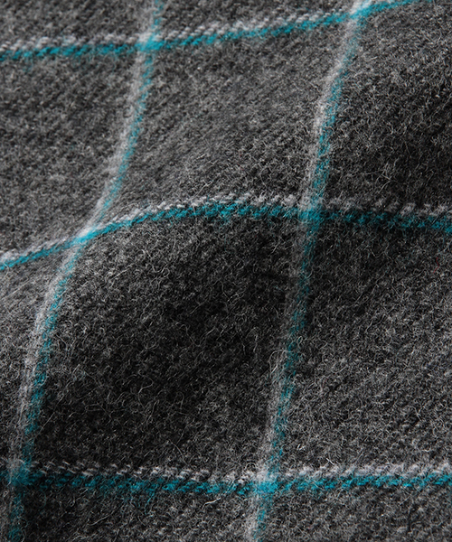 BEAMS（ビームス）の「BEAMS / ウインドウペーン リバーシブル マフラー（マフラー・メンズ・グレー/ネイビー・ONE SIZE）」の6枚目の写真