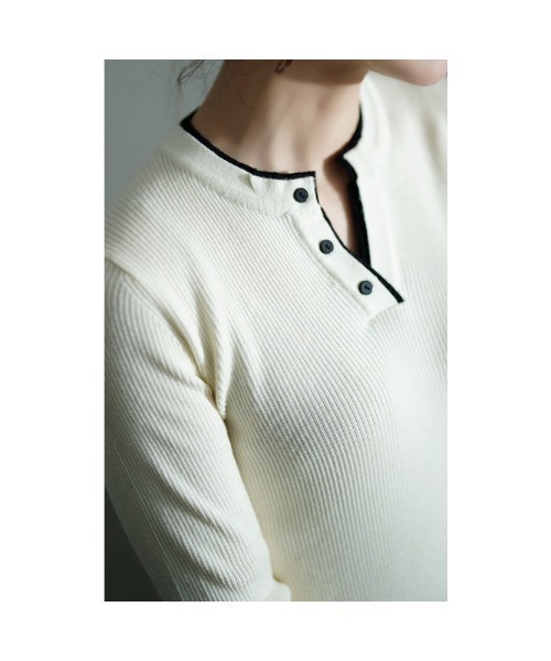 Sawa a la mode（サワアラモード）の「重ね着風リブニットトップス（ニット/セーター・レディース・ブラック/オフホワイト/ネイビー・FREE）」の9枚目の写真