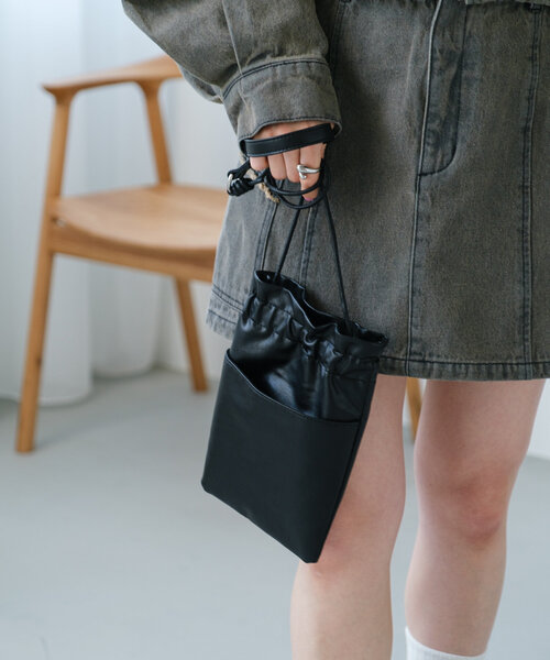 Kastane（カスタネ）の「【WEB限定】ミニポケットショルダーBAG（ショルダーバッグ・レディース・ブラック/ライトベージュ/ベビーピンク・FREE）」の6枚目の写真