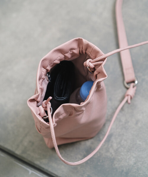 Kastane（カスタネ）の「【WEB限定】ミニポケットショルダーBAG（ショルダーバッグ・レディース・ブラック/ライトベージュ/ベビーピンク・FREE）」の15枚目の写真