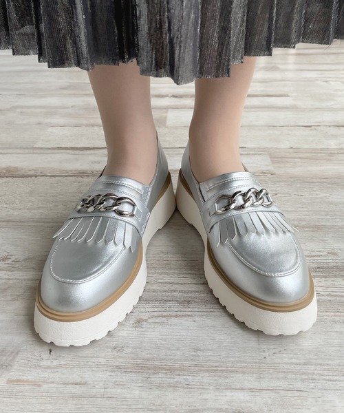 LUGG NAGG(ラグナグ)の「【maschietta】【3E】プラットフォームチェーンローファー【厚底】(ローファー・レディース・シルバー/オフホワイト/ブラック/ブラック×ブラック/ダークブラウン・S/M/L/LL)」の5枚目の写真