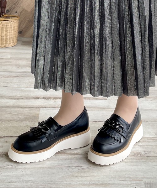 LUGG NAGG(ラグナグ)の「【maschietta】【3E】プラットフォームチェーンローファー【厚底】(ローファー・レディース・シルバー/オフホワイト/ブラック/ブラック×ブラック/ダークブラウン・S/M/L/LL)」の1枚目の写真