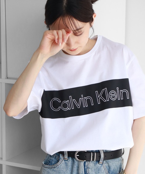 Calvin Klein(カルバン・クライン)の「【Calvin Klein/カルバンクライン】 ライン ロゴ クルーネック 半袖 Tシャツ(Tシャツ/カットソー・メンズ・ブラック/ホワイト・S/M/L/XL)」の2枚目の写真