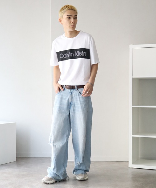 Calvin Klein(カルバン・クライン)の「【Calvin Klein/カルバンクライン】 ライン ロゴ クルーネック 半袖 Tシャツ(Tシャツ/カットソー・メンズ・ブラック/ホワイト・S/M/L/XL)」の3枚目の写真