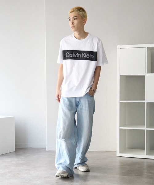 Calvin Klein(カルバン・クライン)の「【Calvin Klein/カルバンクライン】 ライン ロゴ クルーネック 半袖 Tシャツ(Tシャツ/カットソー・メンズ・ブラック/ホワイト・S/M/L/XL)」の4枚目の写真