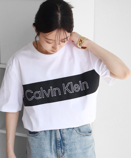 Calvin Klein(カルバン・クライン)の「【Calvin Klein/カルバンクライン】 ライン ロゴ クルーネック 半袖 Tシャツ(Tシャツ/カットソー・メンズ・ブラック/ホワイト・S/M/L/XL)」の9枚目の写真