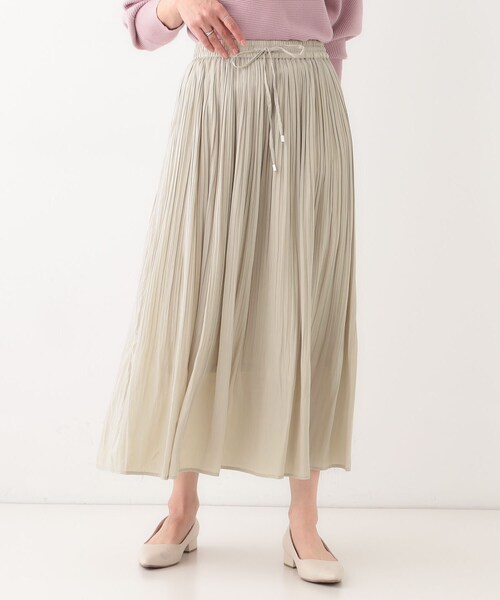 DRESKIP（ドレスキップ）の「【高レビュー】広がり過ぎずすっきりと サテンプリーツスカート（スカート・レディース・チャコールグレー/グリーン系5/ホワイト系9/ナチュラル・03/04/02/01）」の9枚目の写真