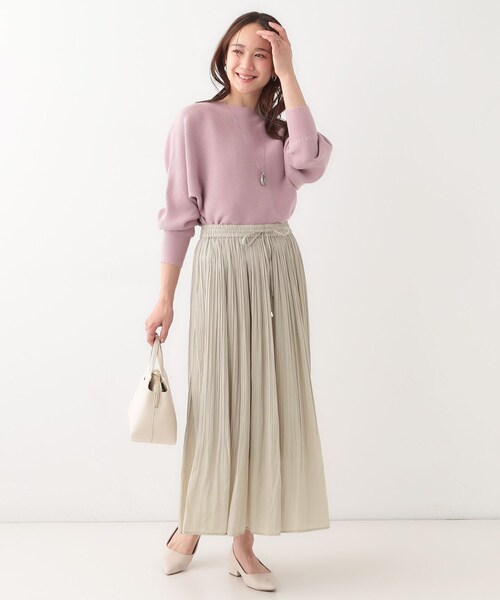 DRESKIP（ドレスキップ）の「【高レビュー】広がり過ぎずすっきりと サテンプリーツスカート（スカート・レディース・チャコールグレー/グリーン系5/ホワイト系9/ナチュラル・03/04/02/01）」の11枚目の写真