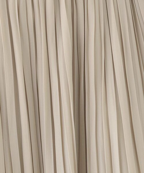 DRESKIP（ドレスキップ）の「【高レビュー】広がり過ぎずすっきりと サテンプリーツスカート（スカート・レディース・チャコールグレー/グリーン系5/ホワイト系9/ナチュラル・03/04/02/01）」の12枚目の写真