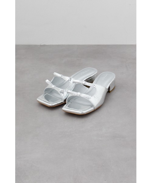 AZUL by moussy（アズールバイマウジー）の「ダブルリボンスクエアトゥサンダル（サンダル・レディース・ブラック/ブルー/シルバー・SMALL/MEDIUM/LARGE/LL）」の3枚目の写真