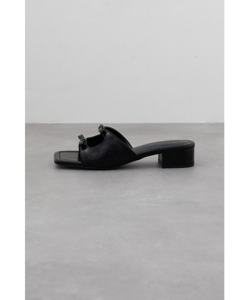 AZUL by moussy（アズールバイマウジー）の「ダブルリボンスクエアトゥサンダル（サンダル・レディース・ブラック/ブルー/シルバー・SMALL/MEDIUM/LARGE/LL）」の6枚目の写真