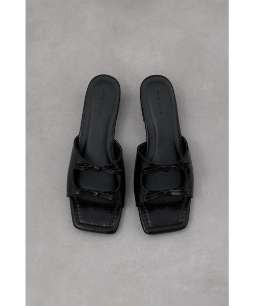 AZUL by moussy（アズールバイマウジー）の「ダブルリボンスクエアトゥサンダル（サンダル・レディース・ブラック/ブルー/シルバー・SMALL/MEDIUM/LARGE/LL）」の7枚目の写真