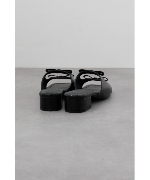 AZUL by moussy（アズールバイマウジー）の「ダブルリボンスクエアトゥサンダル（サンダル・レディース・ブラック/ブルー/シルバー・SMALL/MEDIUM/LARGE/LL）」の8枚目の写真