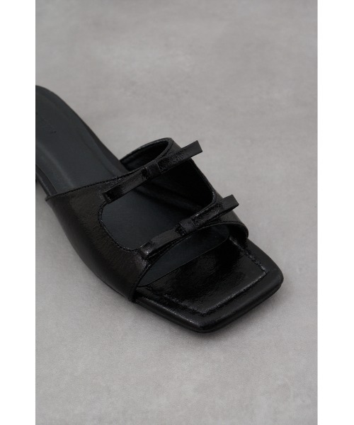 AZUL by moussy（アズールバイマウジー）の「ダブルリボンスクエアトゥサンダル（サンダル・レディース・ブラック/ブルー/シルバー・SMALL/MEDIUM/LARGE/LL）」の9枚目の写真