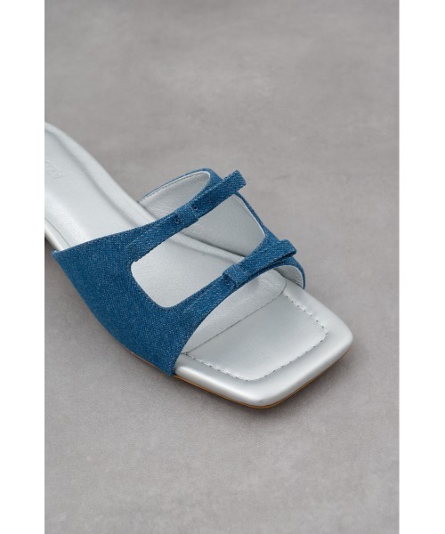AZUL by moussy（アズールバイマウジー）の「ダブルリボンスクエアトゥサンダル（サンダル・レディース・ブラック/ブルー/シルバー・SMALL/MEDIUM/LARGE/LL）」の16枚目の写真